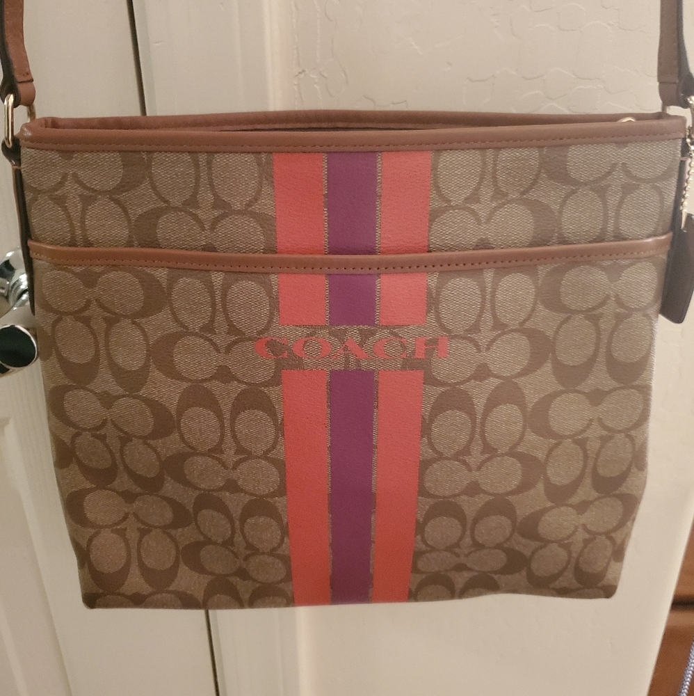 Coach purse - Picture 1 of 5